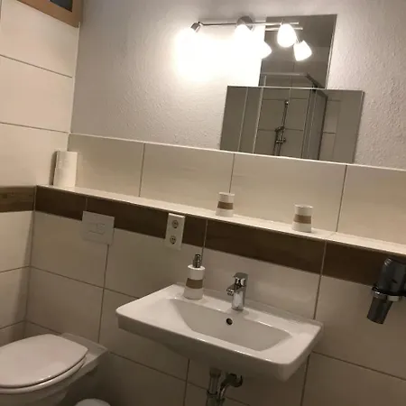Herberg Landgasthof Schaenzer 2*